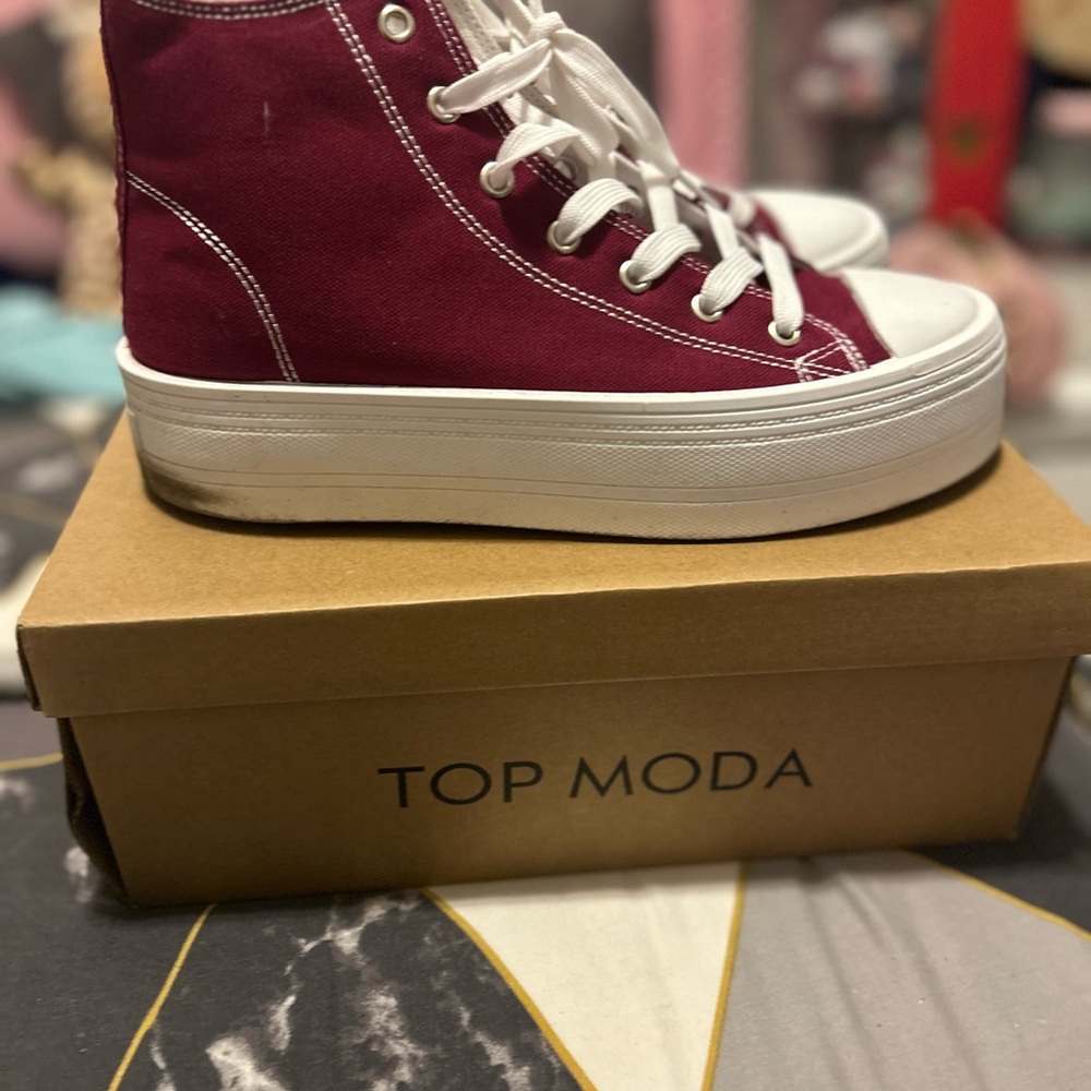 TOP Moda Women's Maroon High-Top Sneakers